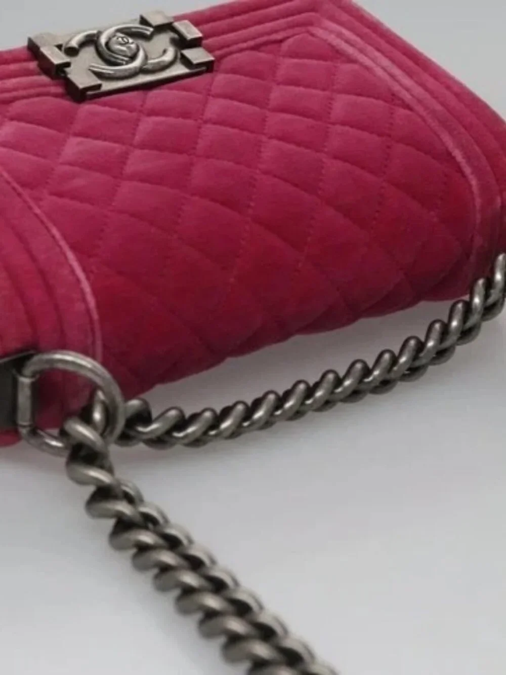 CHANEL brand	chanel color	pink